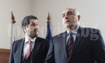 Плевенски мечок се взе с швейцарка в зоопарка в Добрич (видео)