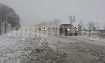 Сняг и ураганен вятър по пътищата в Старозагорско