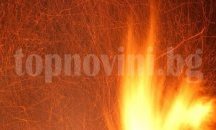 Изгоря покривът на постройка в Щръклево