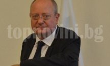 Танев даде срок за новите учебници за I и V клас