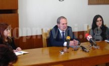 Кметът и секретарят на Община Търговище дискутират демографската криза с колегите си от страната