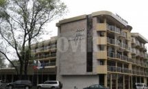Пияни сватбари потрошиха огледала и врати в хотел „Отдих” в Каварна