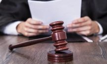 Заподозреният за стрелбата в джамия край Осло остава в ареста още четири седмици
