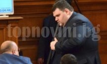 Пеевски влизаше при Местан без да чука, а Местан искаше среща с него, разкри Дикме