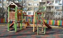 Нови четири междублокови пространства са изградени в квартали в Добрич