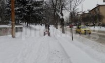 Над 40 см е снежната покривка във В. Търново, специализирана техника осигурява проходимост на улиците