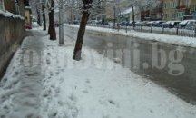 Започнаха да чистят улиците към училищата и детските градини в Хасково /обновена/