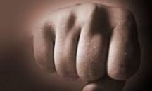 Задържаха мъж, набил 40-годишна шофьорка във В. Търново