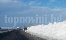 Продължава разчистването на третокласните пътища в Шуменска област