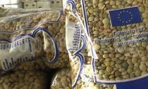 БЧК раздава пакети с хранителни продукти в Елена