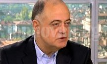 Борисов се съюзи с Доган и Първанов за разпределянето на порциите, обяви реформатор