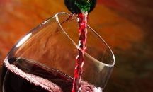 900 000 българи празнуват имен ден през януари