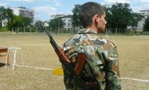 Учат студенти как да стрелят с автомат „Калашников” в Шумен