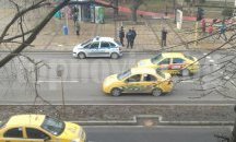 Недоволни таксиджии във Варна извиват ръцете на Общинския съвет