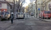 Централната част на Варна заприлича на паркинг
