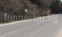През Проходът на Републиката се преминава безпроблемно, след като тази нощ на платното се свлякоха пръст и скали