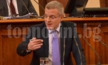 Здравният министър ще се отчита два пъти годишно за ваксините пред депутатите