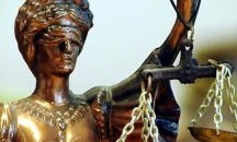 Бияч на полицаи остава в ареста