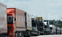 Спряно е движението на ТИР-ове на "Кулата", опашката е 16 километра