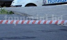 Криминално проявен нападна с нож полицаи на „Тройката“