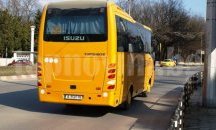 Родители спряха училищен автобус, за да се разправят с дете