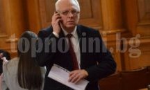 Местан се страхува да каже за олигарха Пеевски, смята Велизар Енчев
