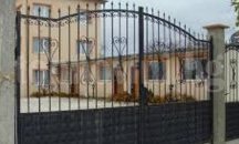 Проверяват мюсюлманското общежитие в Крън
