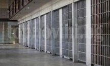 Затворник избяга по време на домашен отпуск