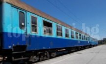 Вандали потрошиха с камъни пет стъкла на мотриса „Дезиро” в движение