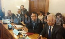 Образователният министър представи "практичния си и успешен" екип