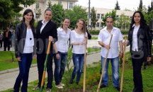 В Созопол назначават младежи за чистачи в паркове, гробища и сметища