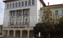 Премахнаха опасни ламарини от училище в Русе