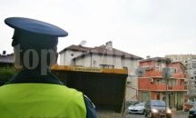 Откриха незаконен арсенал в кола в Разград