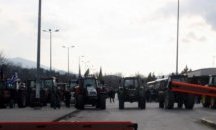 Министърът на икономиката: Ще търсим финансово обезщетение от Гърция заради блокадата на границата