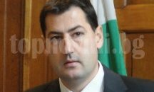 Тотев категоричен: Не сме говорили с премиера за спиране на обществени поръчки