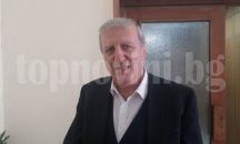 Смешно е Първанов да подпира властта и да иска оставки на министри, смята Александър Томов