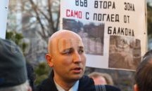 Адвокат плаши медии със съд заради сагата с колите в парка