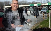 Блокадата по границата продължава, министър Московски отново на среща с протестиращите