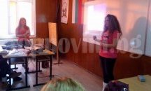 Ученици от Сливен облякоха розови тениски, изразиха позицията си срещу агресията