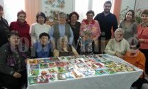 Ученици и възрастни от Русенско изпращат картички с мартеници в Брюксел