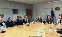 Недоволни рибари от Шуменско се срещнаха с екоминистъра Ивелина Василева
