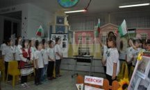 Отборите "Ботев" и "Левски" демострираха знания в урок по родолюбие в Русе