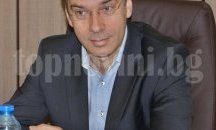 Димитър Николов към студентите: Честито, но не шофирайте пияни