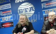 Учители от Художествената гимназия на среща с министър Рашидов, протест пред министерството