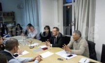 Политиците да не се разсейват, а да гласуват "за" електронния вот, призова Петър Славов