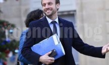 Стачкуващи французи замеряха с яйца министъра на икономиката