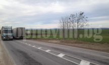 Ограничават движението на камиони над 12 тона по пътя Дуранкулак-Варна