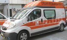Младеж обърна автомобила си "Мерцедес", спътникът му пострада
