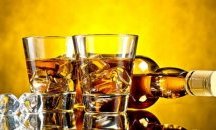 Продадоха гигантска бутилка уиски за 35 хил. лева