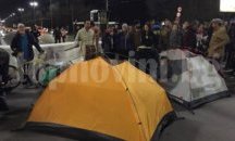 Мръсна вода тече около училището в Лозен